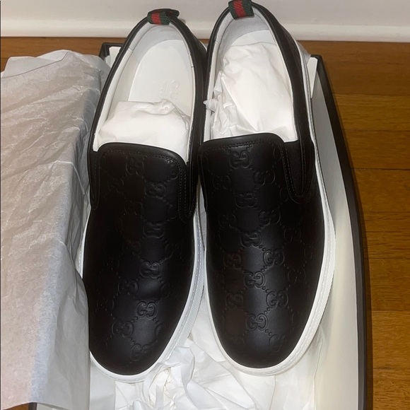 Gucci Logo Embossed Slip On Shoe - Picture 7 of 9